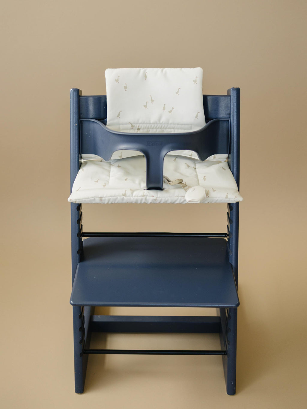 Cojín para trona Stokke Tripp Trapp con estampado de gansos - Funda lavable