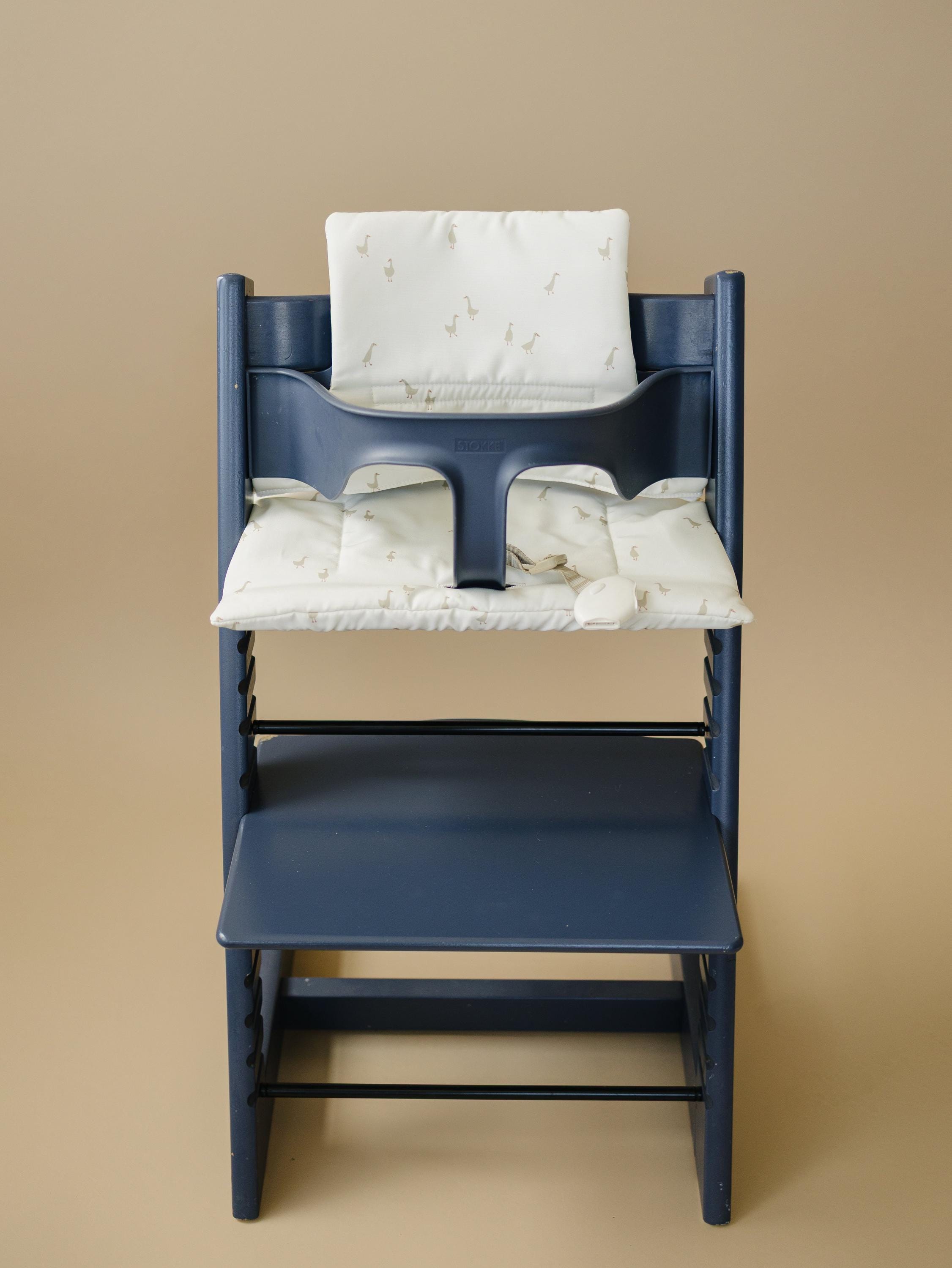 Cojín para trona Stokke Tripp Trapp con estampado de gansos - Funda lavable